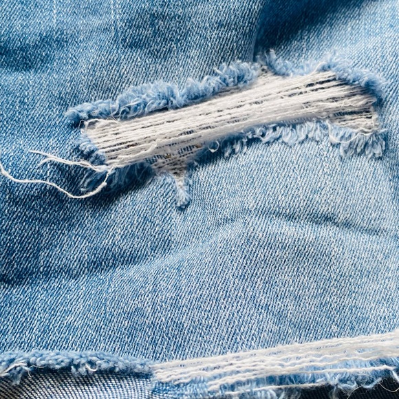 Universal Threads Light washed high rise midi shorts - Picture 12 of 13